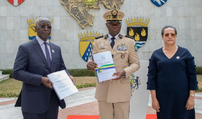 La future constitution remise à Oligui Nguema