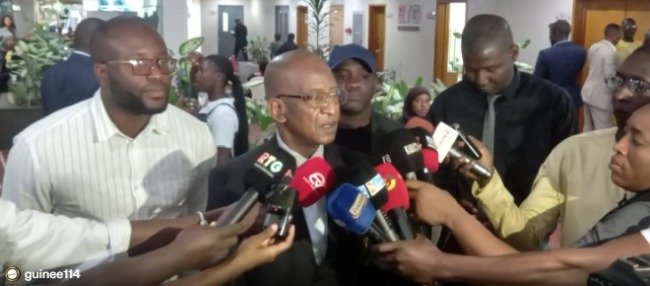 Guinée des mastrats suspendus